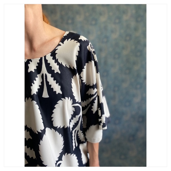 Vintage maxi dress or night gown low neck flower pattern black and white woven - Picture 5 of 6